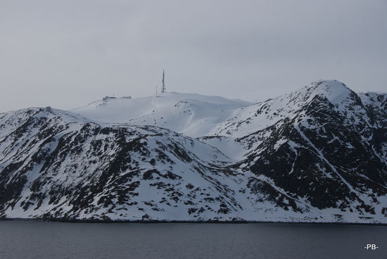 Landschaft unweit Honningsvag auf der Insel Mageroya.