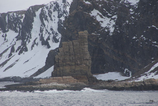 Die Finnkjerka - die eleganteste Klippe der Welt.