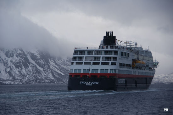 Unweit des Trollfjords verlasse ich die MS Trolljford...