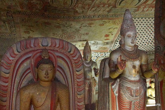 In den Höhlen von Dambulla