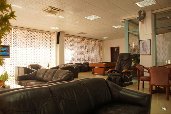 Kein famoses Buffet gibt es in der Lounge, aber ein Famosa-Buffet. Lecker.