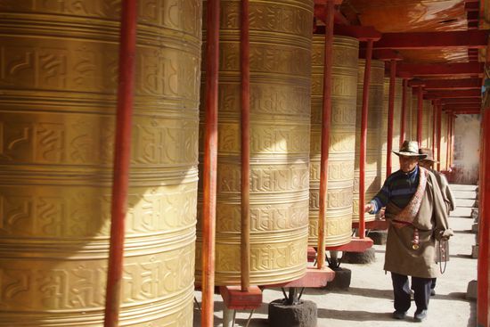 Gebetsmühlen beim Hagong-Kloster