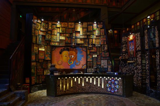 Die Rezeption im Buddha-Hotel