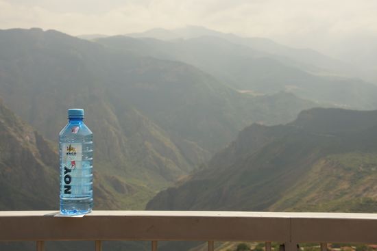 Bei den Temperaturen empfiehlt es sich, stets Wasser dabei zu haben