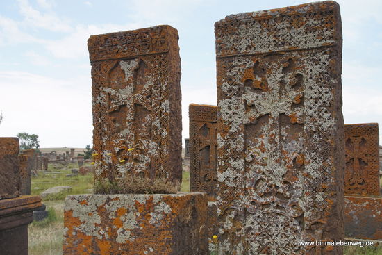 Friedhof auf der Naratus-Halbinsel. Hier geht es zu weiteren Reisereportagen...