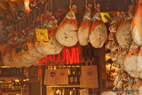 Gkeich neben dem Pantheon