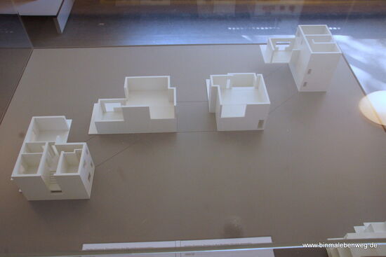 Modularbauweise: Die äußere Gastalt des Gebäudes ergibt sich aus der Kombination dieser Blöcke.