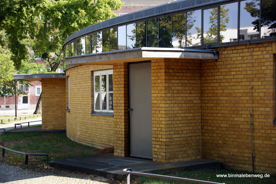 Das historische Arbeitsamt: Hier der Vorbau für die Besucher