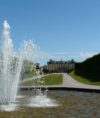 Drottningholm - das Schloss (vom Park aus gesehen)