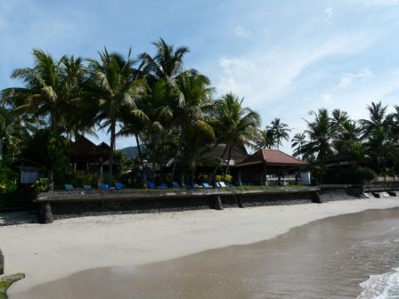 Unser Hotel samt Strand