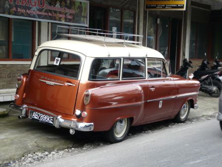 speziell für Papa: ein Relikt aus vergangenen Tagen - Opel Olympia