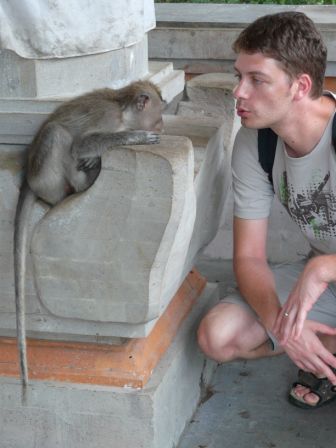 Hannes verhandelt mit einem der Cachewächter