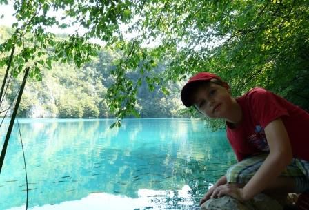 das Wasser hat eine unglaubliche Farbe, leider auf den Bildern nur ansatzweise erkennbar.