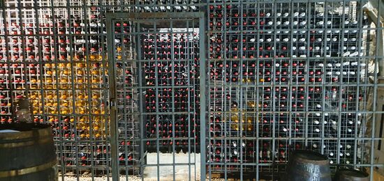 Hier wird Wein gelagert (und im Souvenirladen teuer verkauft).