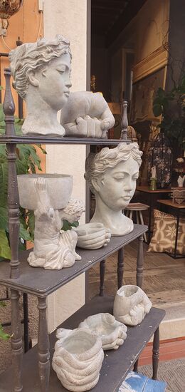 Diese Skulpturen kosten nicht mehr als 50 Euro, aber wir sind inzwischen abgebrannt …