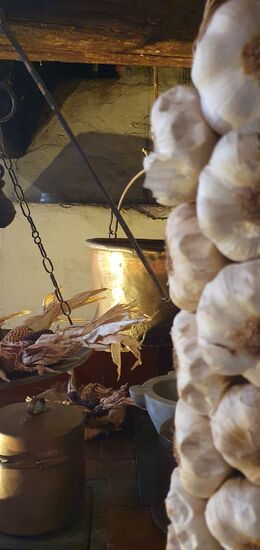 Detail der historischen Küche im Palazzo Pfanner.