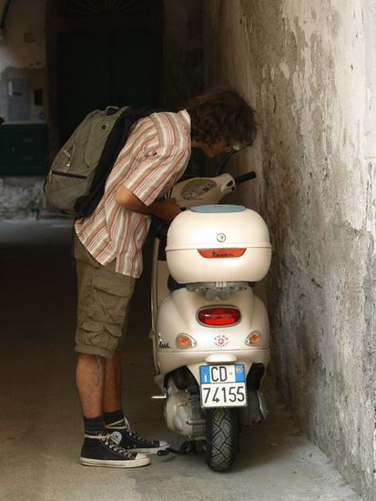 Von hier kam auch die Inspiration, sich eine Vespa zuzulegen. In Alabaster.