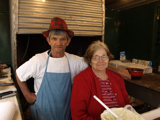 Unsere Gastgeber auf dem Markt in Santo da Serra.