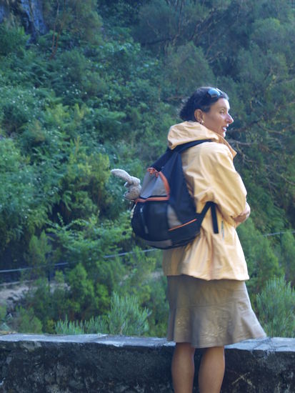 Am Wasserfall (irgendwo rechts) ist es schon frischer.