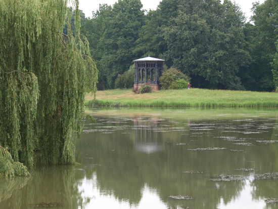 Der romantische Schlosspark.