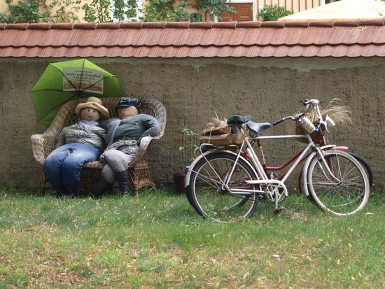 Allenthalben wird für das Erntefest im September geworben.