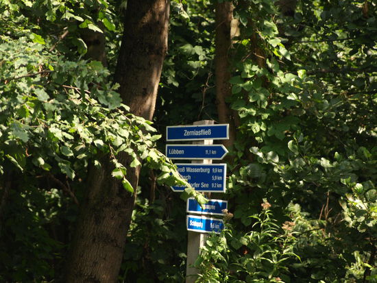 Wasserwanderwegweiser auf der Spree und ihren Fließen.
