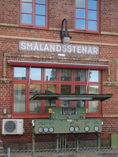 Nostalgie pur. Doch der Eindruck täuscht - das Eisenbahnwesen ist ausgetüftelt, und die Züge sind pünktlich.