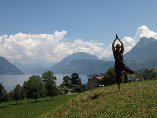 ... und eine aktive Pause bei Buochs am Vierwaldstätter See machen. In der Nähe gibt es einen Ort mit dem einprägsamen Namen Rotzloch.