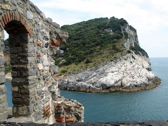 Diesmal der umgekehrte Blick von Porto Venere auf die Isola Palmaria.