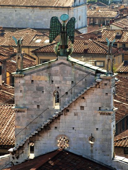 Die Kirche von hinten.