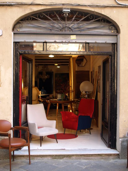 Noch eins der schönen Lucceser Geschäfte.