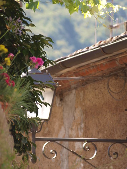 Zwei Mal dieselbe Lampe, nur zur anderen Tageszeit.