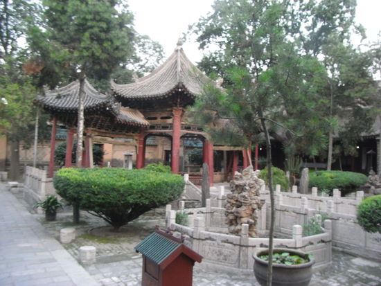 Auf dem Gelaende der grossen Moschee
