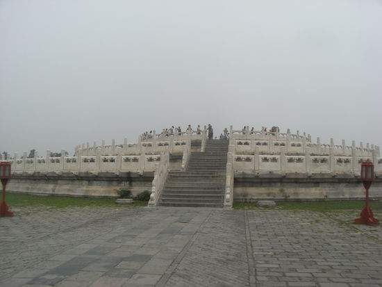 kreisrunder Himmelsaltar