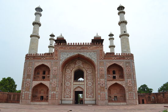 Eingangstor zu Akbars Mausoleum