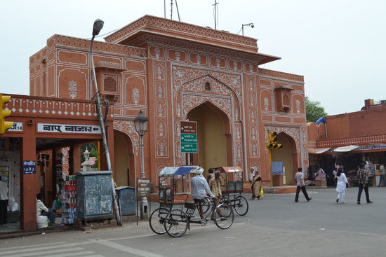 New Gate, Eintritt in die Altstadt