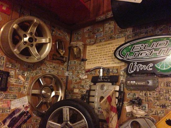 Unzählige beschriftete Dollarnoten