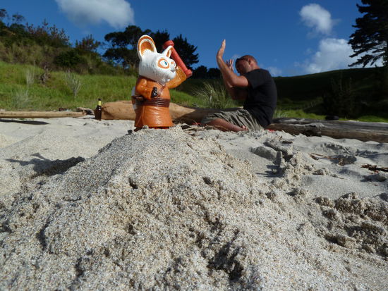 der kleine Racker wollt mich vertrimmen