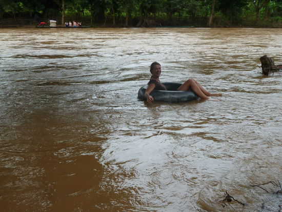 Anja beim Tubing
