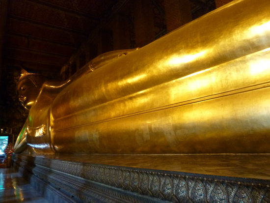 Buddha in seiner ganzen majestaetischen Groesse