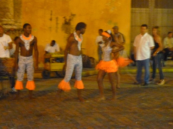 .....und tanzen ein.