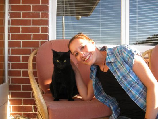 Das ist für dich Elke !! Eine echte NZ Hauskatze !! (das war in Christchurch bei der Gastfamilie wo meine Freundin vor 6 Jahren war)