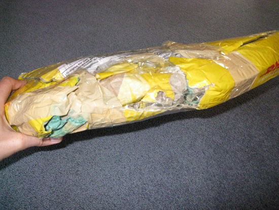 hier kan man gut sehen wie zerdrückt das Paket ankam 