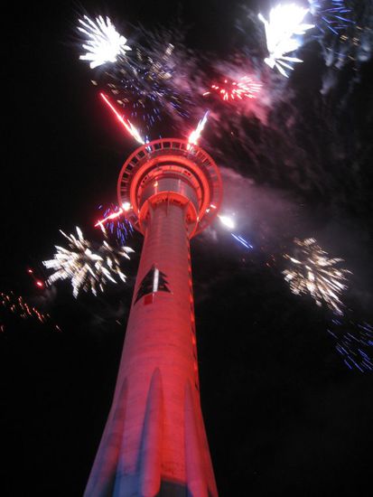 5..4....3...2... 1.... 0
Happy new year 2011 !!!