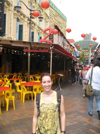 China Town am vormittag... Shopping, shopping?? Not today 
Man glaubt es kaum, aber ich habe heute wirklich nichts gekauft. Es gibt zwar jede Menge zu kaufen, aber ich kann mich gut zurückhalten... Hab ja vor paar Wochen auf Samui powershopping gemacht und hier gibt es so ziemlich das gleiche...
Vllt. wechselt ein Singapur T-shirt in den nächsten Tagen den Besitzer 