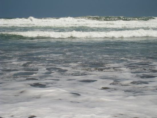Wellen in Piha