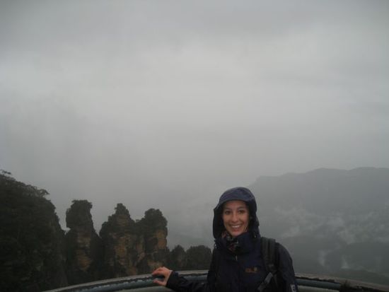 Three Sister bei Regen und Nebel