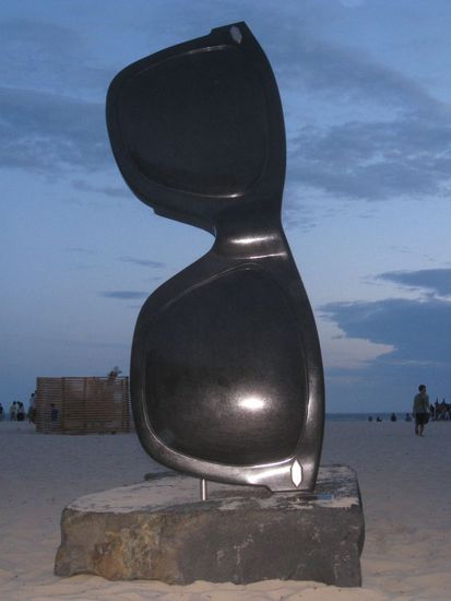 Sculpture by the sea