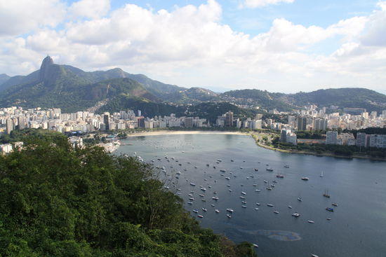 Blick auf den Strand von Botafoga. Unteranderem mit Yachtclub.