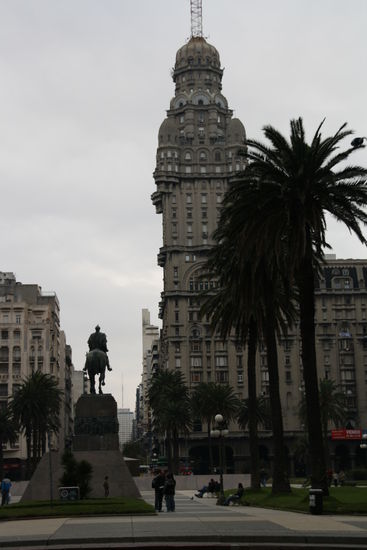 Platz der Unabhängigkeit leider bei schlechtem Wetter...